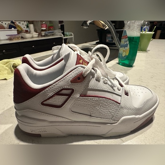 Decluttering my closet. Moving to a new house. - Picture 1 of 3